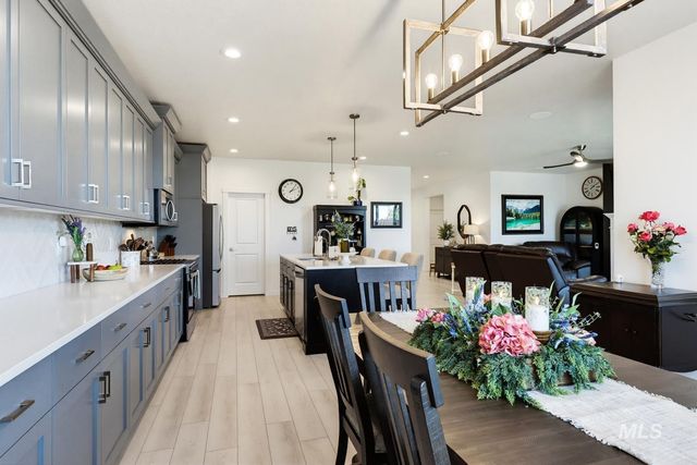 5485 N Patimos Ave, Meridian, ID 83646