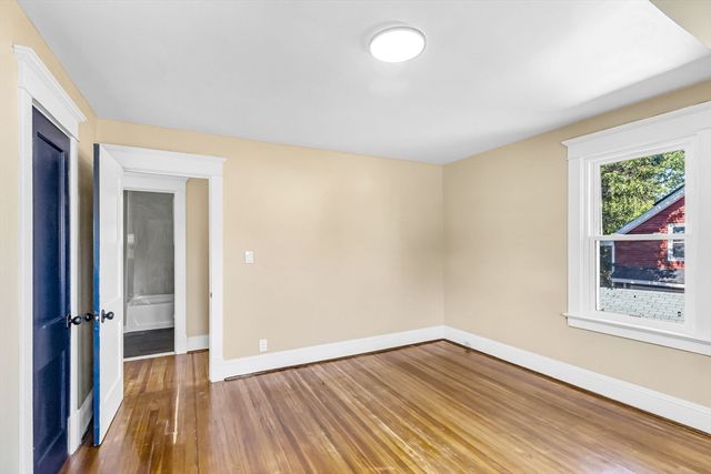 52 Eldridge St, Springfield, MA 01108