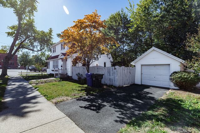 52 Eldridge St, Springfield, MA 01108