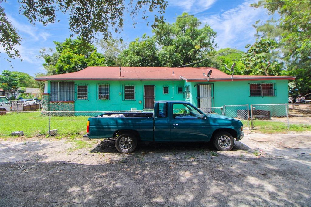 105 NW 58th St, Miami, FL 33127