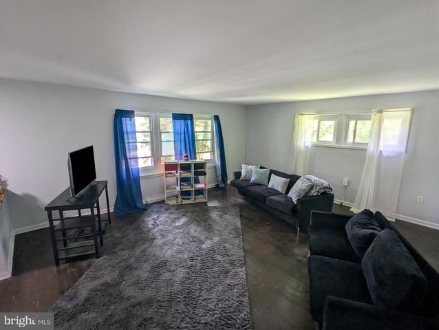 768 LEWISBERRY RD, New Cumberland, PA 17070