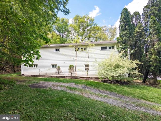 768 LEWISBERRY RD, New Cumberland, PA 17070