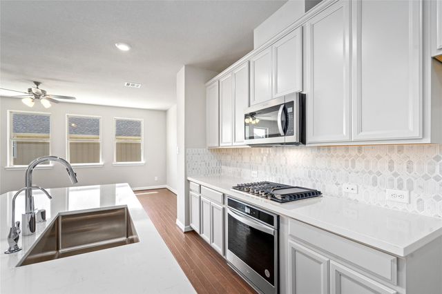 9521 Towne Lake Parkway, Cypress, TX 77433
