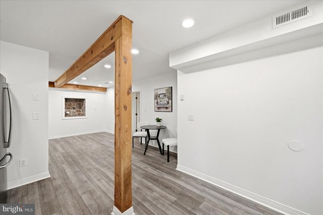 32 PARNASSUS RD, Linden, VA 22642
