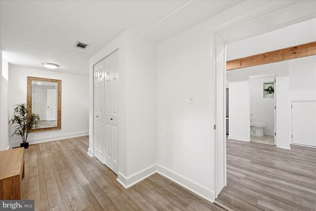 32 PARNASSUS RD, Linden, VA 22642