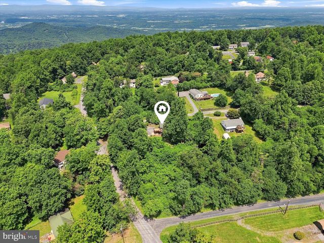 32 PARNASSUS RD, Linden, VA 22642
