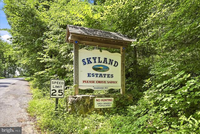 32 PARNASSUS RD, Linden, VA 22642