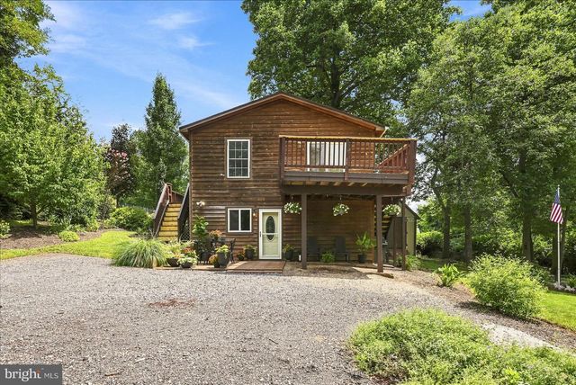 32 PARNASSUS RD, Linden, VA 22642