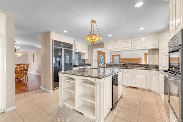 9824 Baden Avenue, Chatsworth, CA 91311