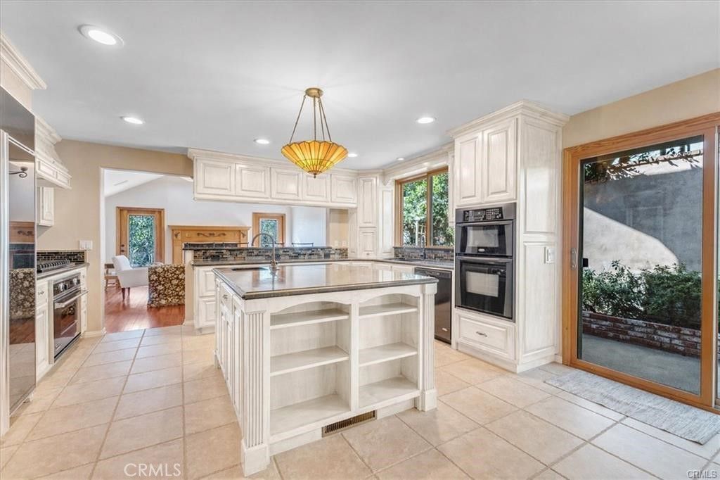 9824 Baden Avenue, Chatsworth, CA 91311