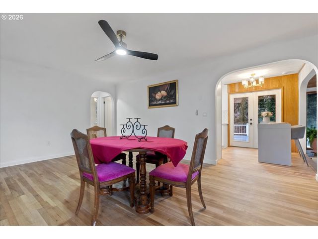 2550 JOLIE POINTE Rd, West Linn, OR 97068