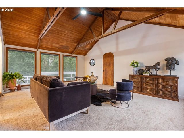 2550 JOLIE POINTE Rd, West Linn, OR 97068