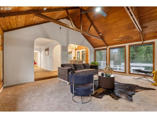 2550 JOLIE POINTE Rd, West Linn, OR 97068