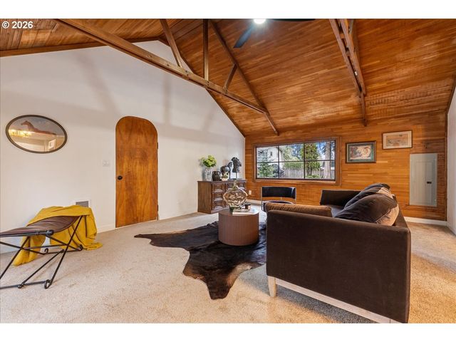 2550 JOLIE POINTE Rd, West Linn, OR 97068