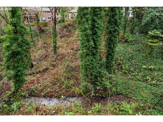 2550 JOLIE POINTE Rd, West Linn, OR 97068