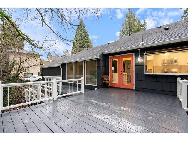 2550 JOLIE POINTE Rd, West Linn, OR 97068