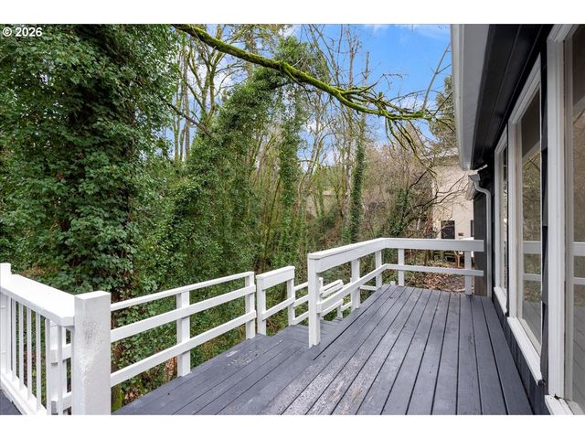 2550 JOLIE POINTE Rd, West Linn, OR 97068