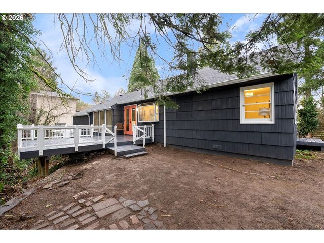 2550 JOLIE POINTE Rd, West Linn, OR 97068