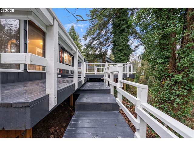 2550 JOLIE POINTE Rd, West Linn, OR 97068