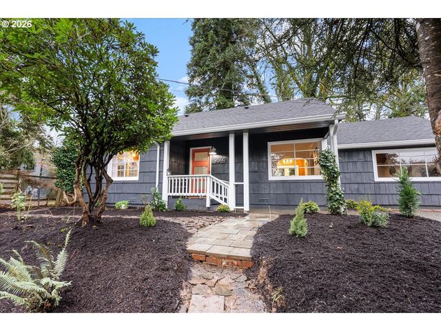 2550 JOLIE POINTE Rd, West Linn, OR 97068