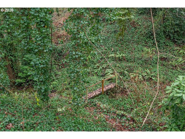 2550 JOLIE POINTE Rd, West Linn, OR 97068