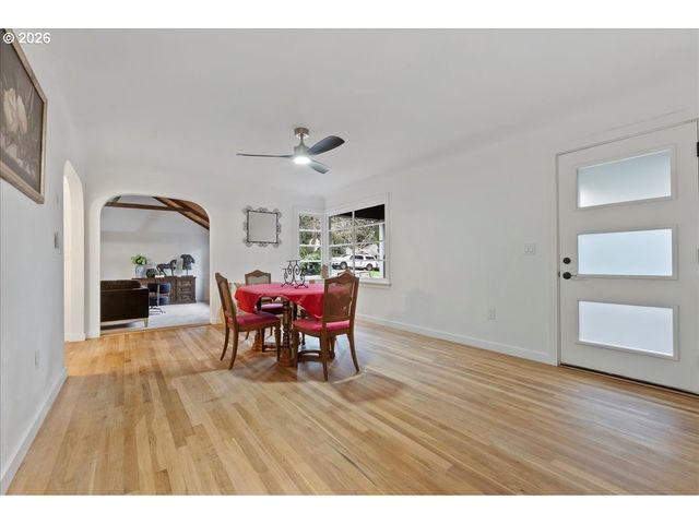 2550 JOLIE POINTE Rd, West Linn, OR 97068