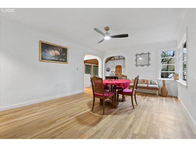 2550 JOLIE POINTE Rd, West Linn, OR 97068