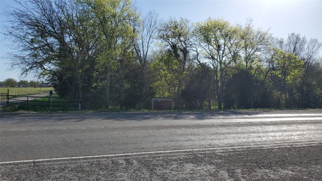 13700 Gholson Road, Gholson, TX 76705