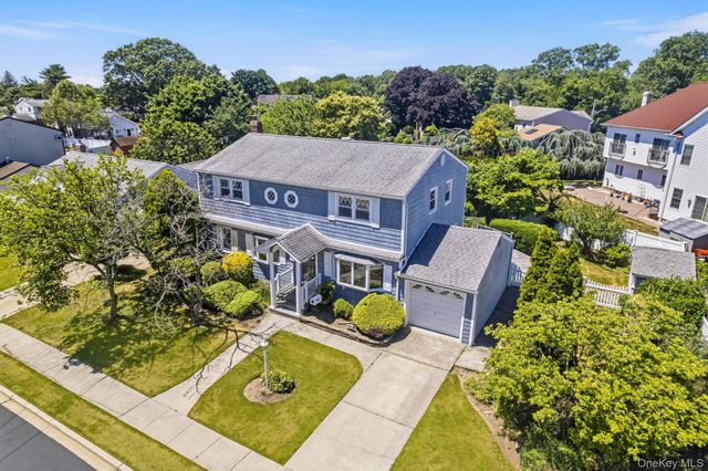 216 Gardner Avenue, Jericho, NY 11753