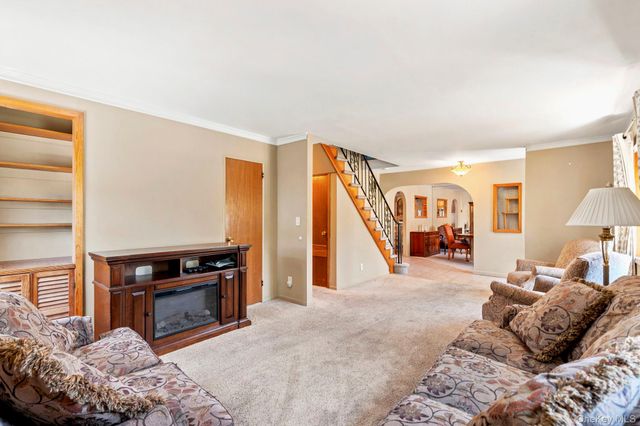 216 Gardner Avenue, Jericho, NY 11753