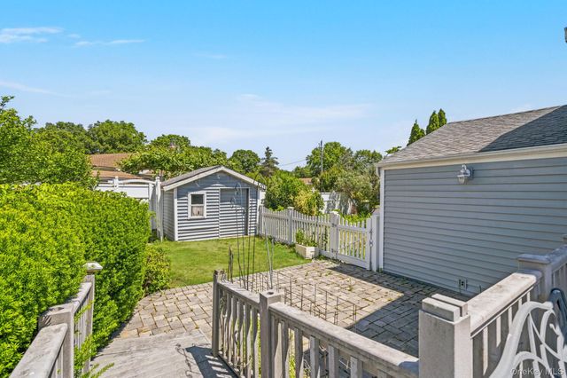216 Gardner Avenue, Jericho, NY 11753