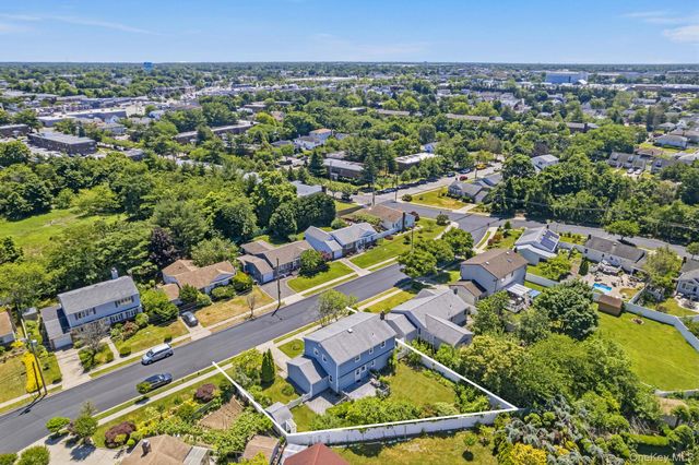 216 Gardner Avenue, Jericho, NY 11753