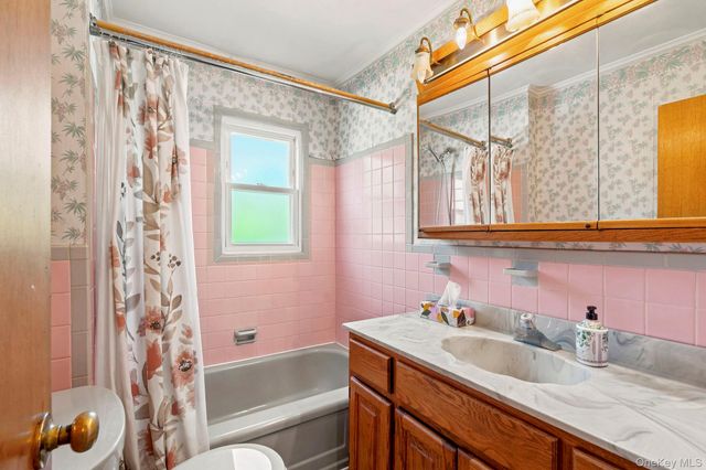 216 Gardner Avenue, Jericho, NY 11753