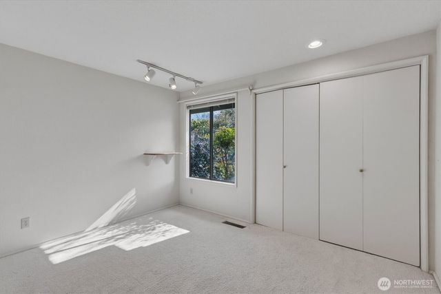 5633 Finch Drive, Longview, WA 98632