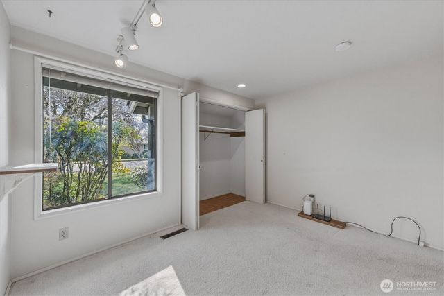 5633 Finch Drive, Longview, WA 98632