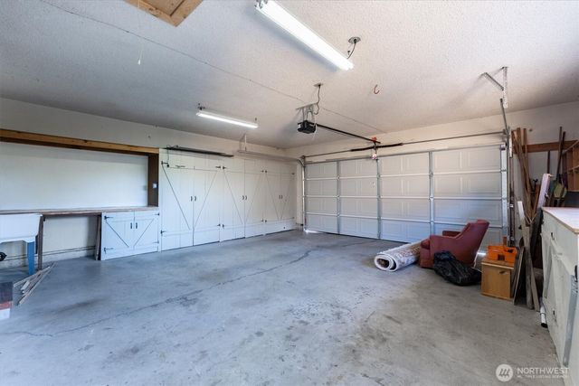 5633 Finch Drive, Longview, WA 98632