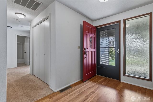 5633 Finch Drive, Longview, WA 98632