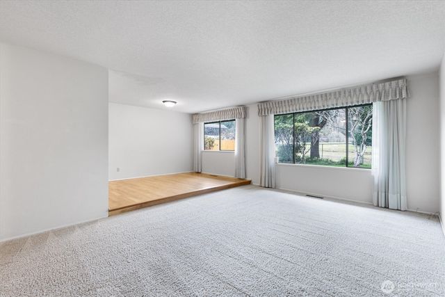 5633 Finch Drive, Longview, WA 98632