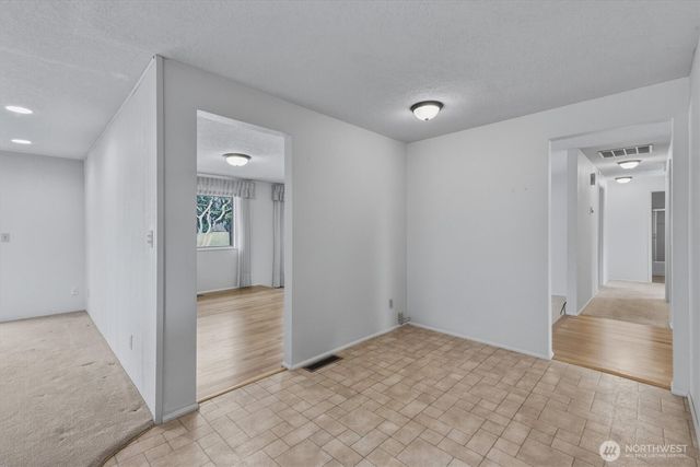 5633 Finch Drive, Longview, WA 98632