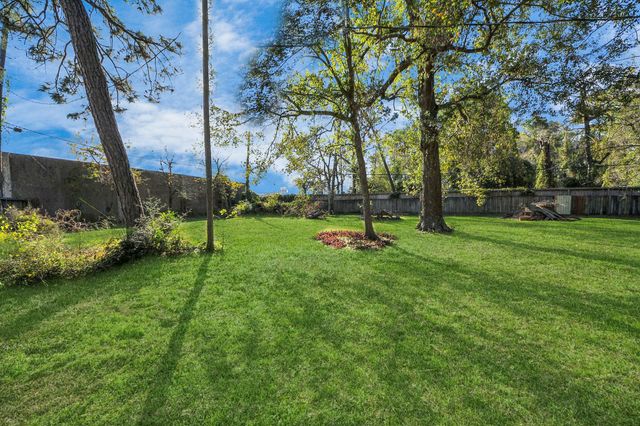902 Old Mill Lane, Houston, TX 77073