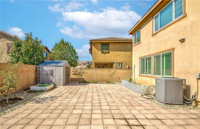 15581 Curry, Fontana, CA 92336