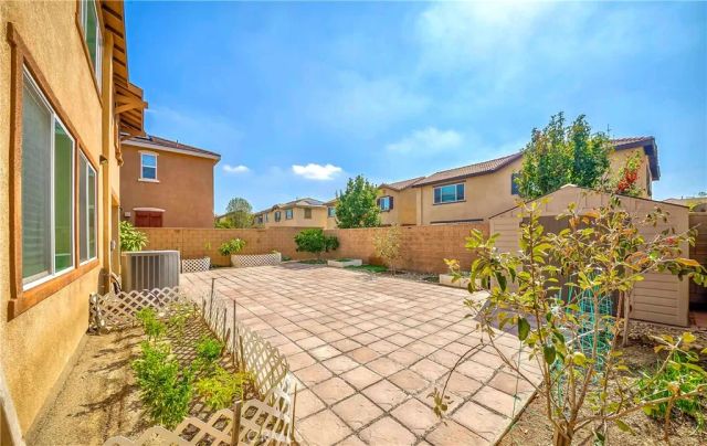 15581 Curry, Fontana, CA 92336