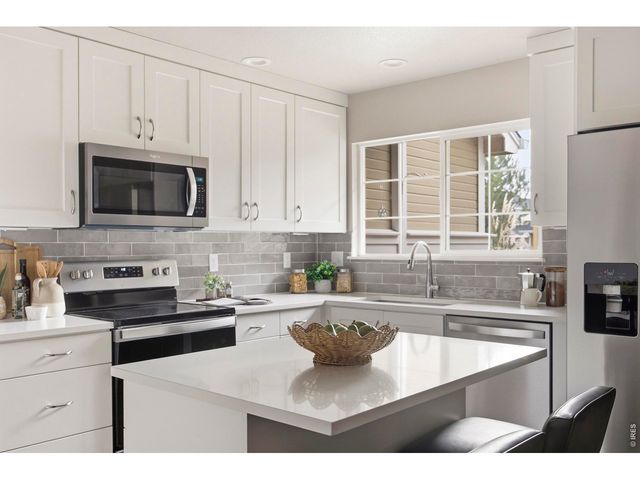 114 Bayside Cir, Windsor, CO 80550
