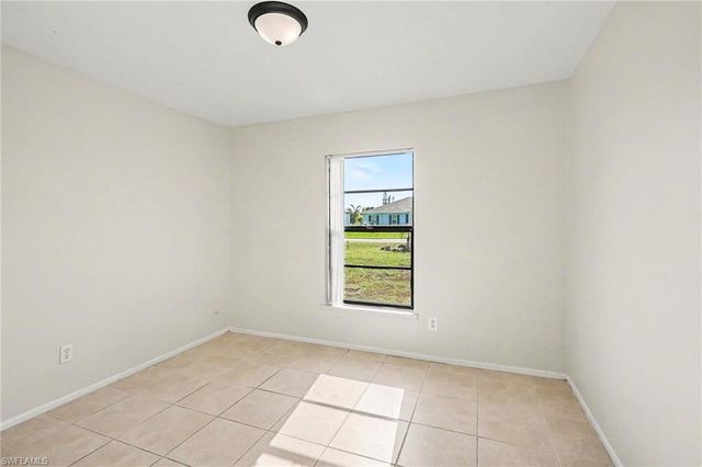 3506 SW 8th CT, Cape Coral, FL 33914