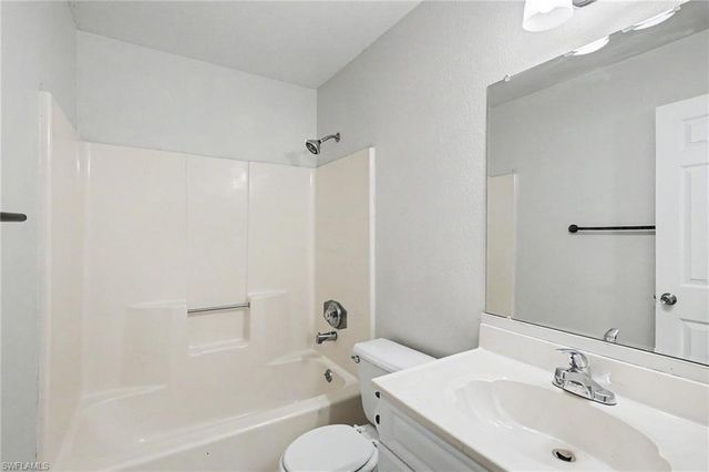 3506 SW 8th CT, Cape Coral, FL 33914