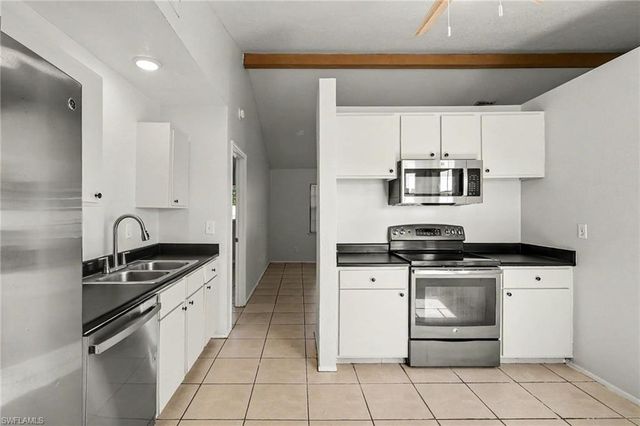 3506 SW 8th CT, Cape Coral, FL 33914