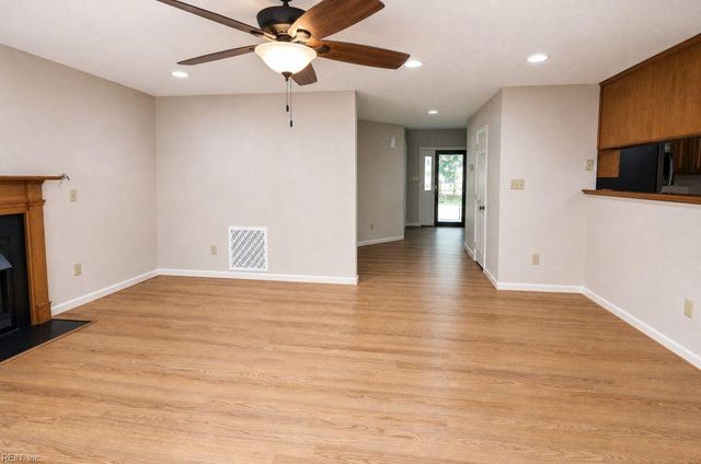 208 Silver Fox TRCE, Yorktown, VA 23693