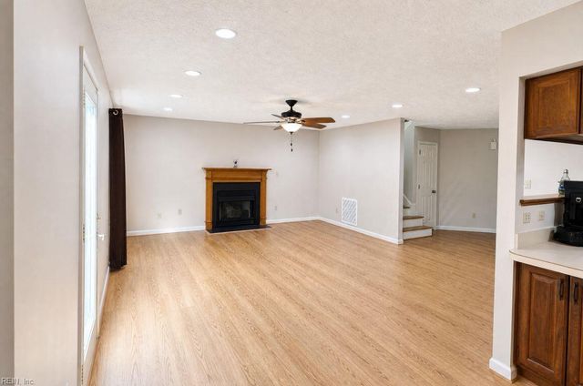 208 Silver Fox TRCE, Yorktown, VA 23693