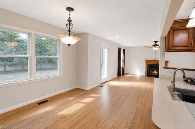 208 Silver Fox TRCE, Yorktown, VA 23693