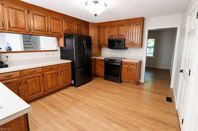 208 Silver Fox TRCE, Yorktown, VA 23693